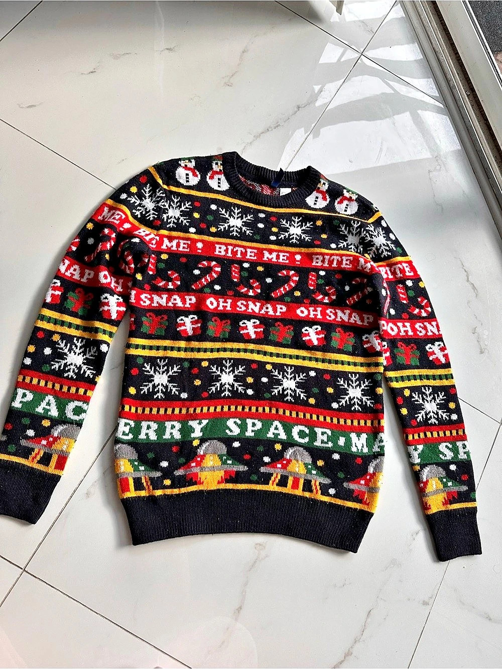 H&M Christmas Holiday Graphic Sweater Unisex Size XS Like New